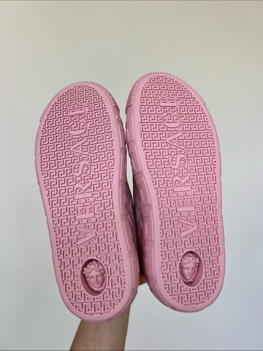 Versace greca labyrinth low top pink and white leather lace up platform sneakers